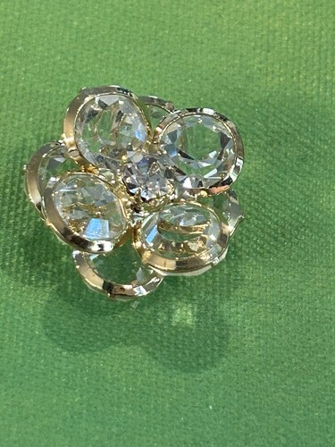 Strikingly Elegant Crystal (5) 1” Buttons w/shank Attachment - Picture 2 of 3