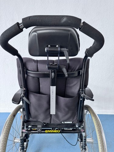 Handicare Emineo Multifunktionsrollstuhl Pflegerollstuhl Pflege Rollstuhl - Bild 11 von 12