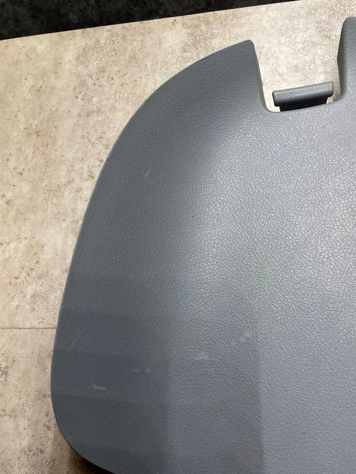 Pontiac Vibe LH 2009-2010 área de carga trasera cubierta de almacenamiento luz trasera acceso Foto 2 de 4