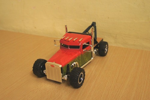 1:24 Fast & Furious Hobbs and Shaw Custom Peterbilt Wrecker - Made by Jada - MIB - Picture 2 of 5