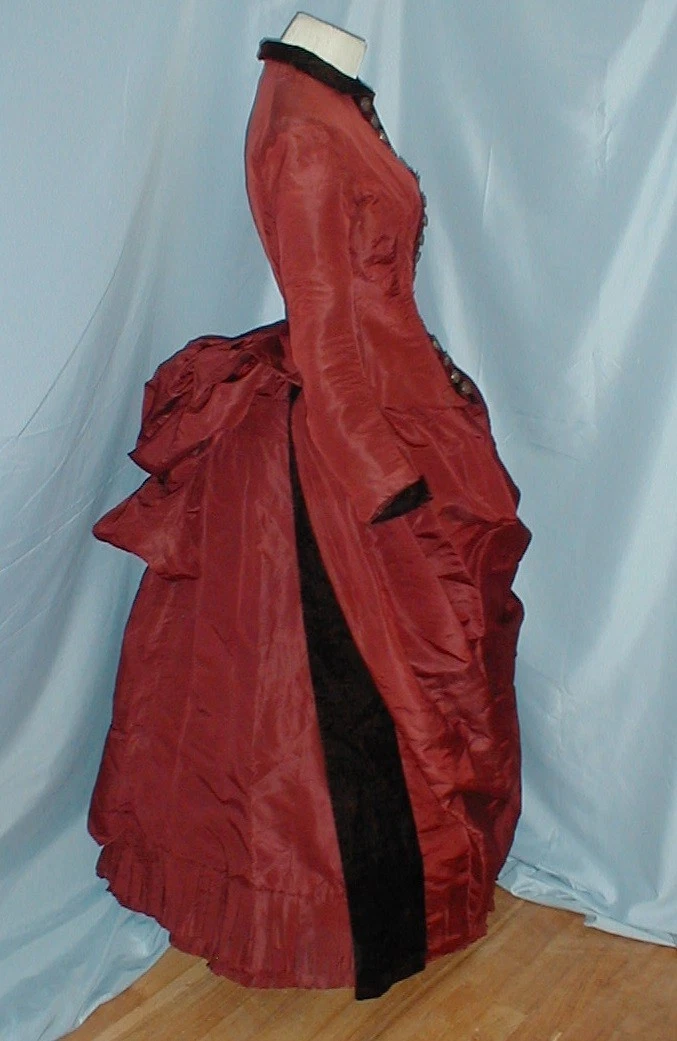 old fashioned ladies dresses Red 100% Silk Vintage for Women for sale Matcha