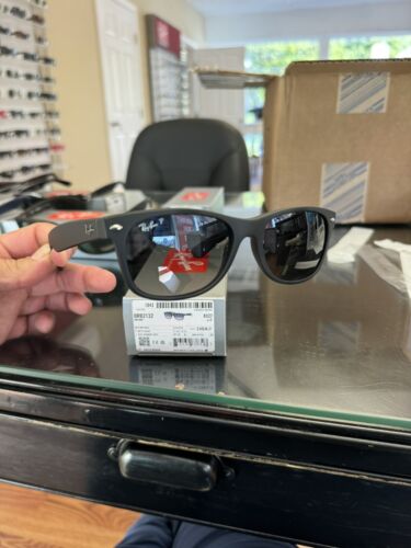 ray ban new wayfarer matte Black Rb2132 Polarized - Picture 2 of 4