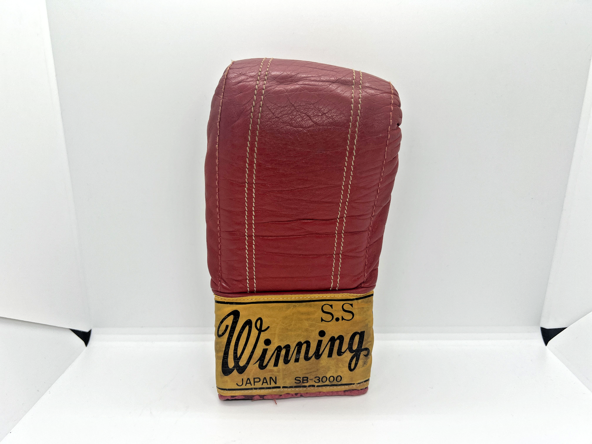 Winning Boxing Vintage Initial Logo Punching Gloves Red Rubber