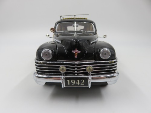1942 Town & Country Station Wagon Die-cast Car - Danbury Mint Loose 1:24 Model - Picture 3 of 18