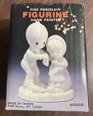Fine Porcelain Figurine Hand Painted In Original Box 5  Tall Made In Taiwan