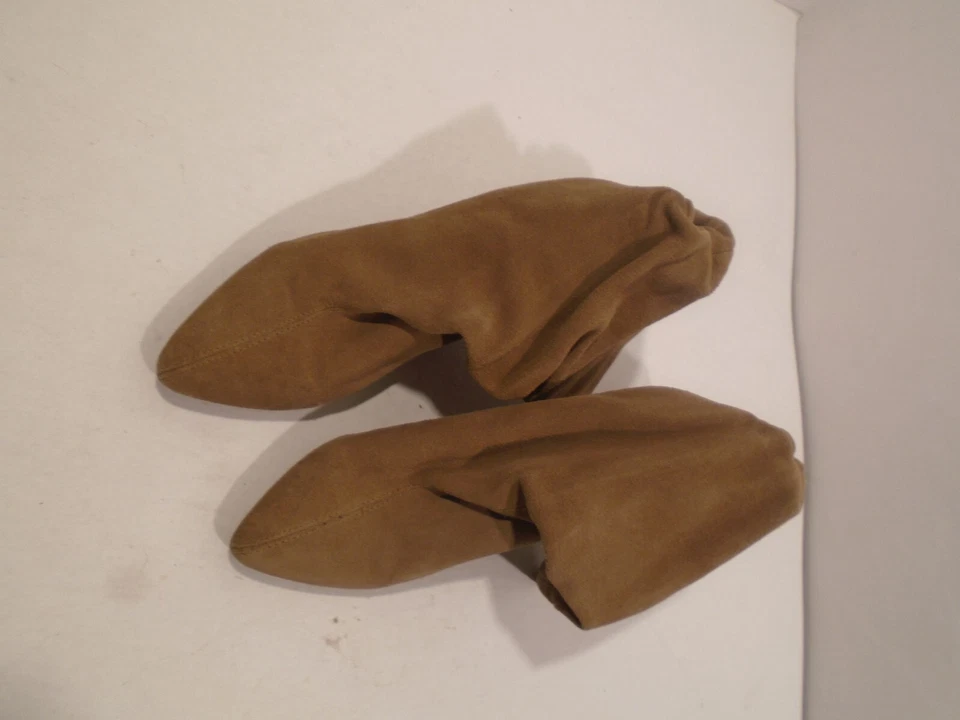 Botas anabela CHARLES by CHARLES DAVID bege camurça desleixada tamanho 8 M - Imagem 4 de 4