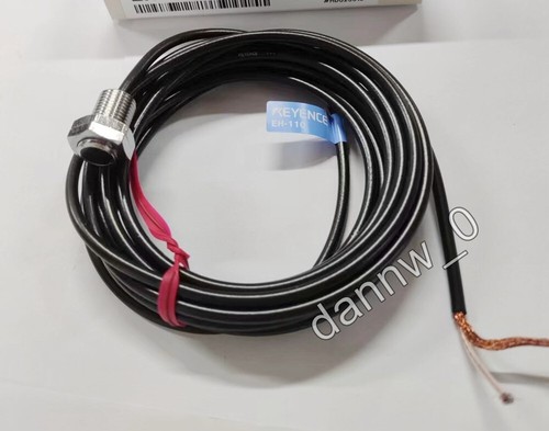 New In Box KEYENCE EH-110 Proximity Sensor Switch - Picture 3 of 3