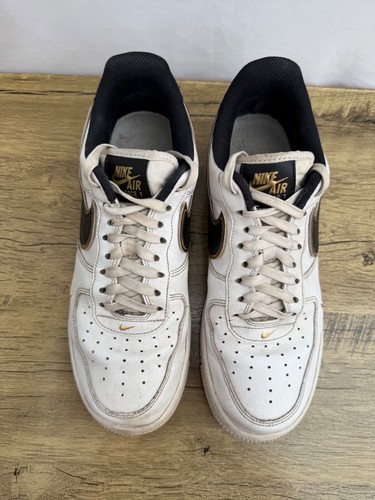 Nike Air Force 1 '07 LV8 Metallic Swoosh Pack Bianco Oro Metallizzato Uomo Taglia UK 7 - Foto 4 di 16