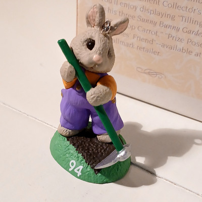 Tilling Time 1994 Hallmark Keepsake Easter Collectors Club Exclusive Sidekick