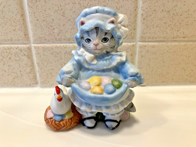 Vintage Shackman Schmid KITTY CUCUMBER Easter Eggs Chicken 3 1/4''H 1988