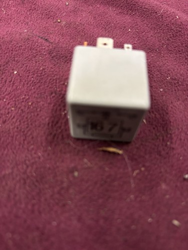 Relais Nr. 167 191906383C Kraftstoffpumpe Benzinpumpe VW AUDI A4 B6 8H Cabrio