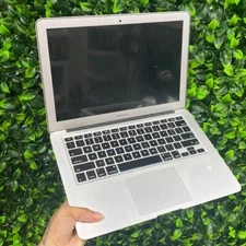 Apple Macbook Air (2015) 13.3" / 1.6GHz Core i5 / 4GB RAM / 256GB SSD