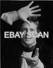 JEREMY BRETT ENGLISH ACTOR AS DRACULA     8X10 PHOTO 73954-2