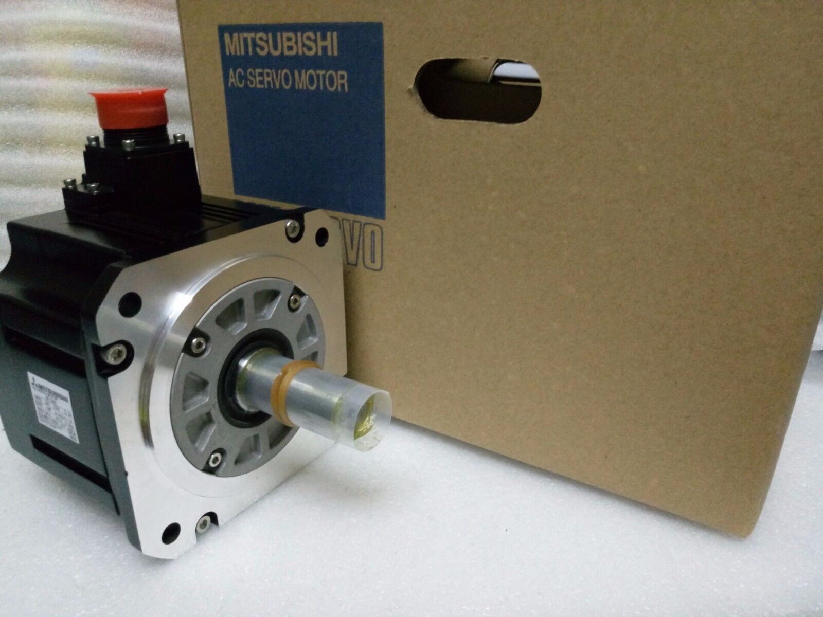 SERVO MOTOR HF104S-A42  HF104S NEW ORIGINAL   EXPEDITED SHIPPING #A6-4