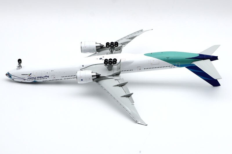 1:200 JC Wing Aircraft Model Garuda Indonesian B777-300ER PK-GIJ