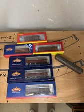 Bachmann / Hornby OO Gauge Parcel Vans
