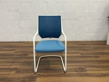 Sedus Quaterback Besucherstuhl Freischwinger Netzrücken blau weiß