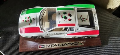 Ferrari Testarossa (1984) Italia  90 Sonderedition 1:18 Neu OVP