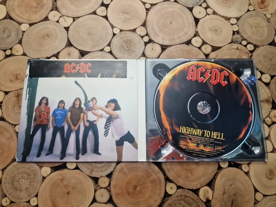 CD DIGIPACK ACDC AC DC HIGHWAY TO HELL REMASTERED + LIVRET TBE - Photo 2/4