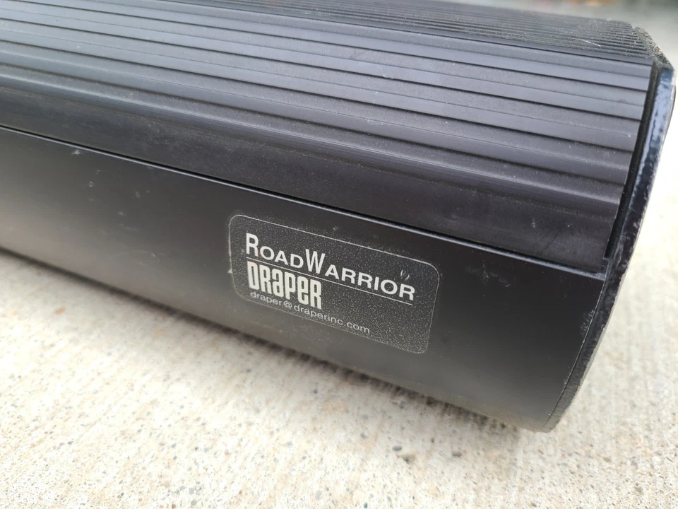 Projetor portátil Draper RoadWarrior tela fosca (63"x48") - Imagem 3 de 4