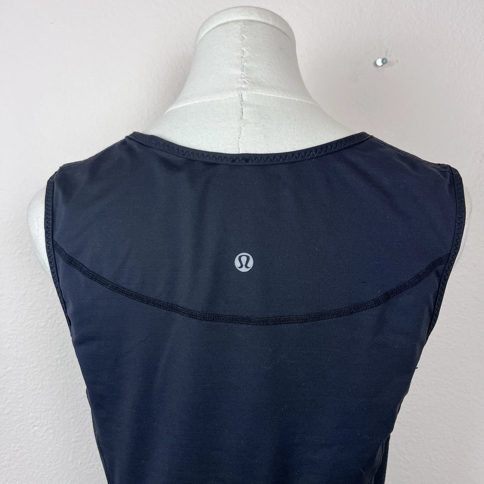 lululemon sleeveless activewear athletic workout yoga gym shirt