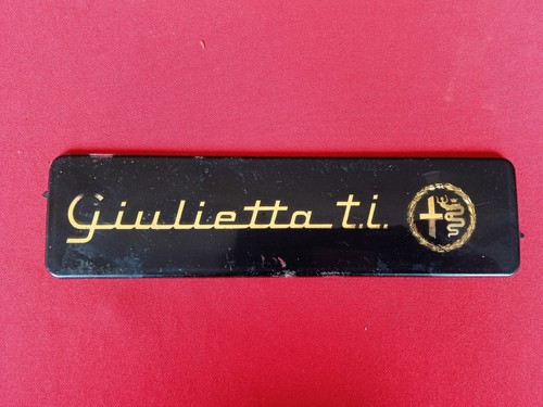 ALFA ROMEO GIULIETTA TI MASKE ARMATURENBRETTPLATTE mit LOGO