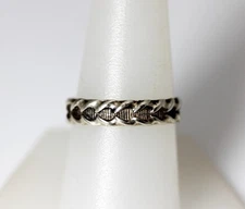 Vintage Sterling Silver Heart Link Look Band Ring Size 9 – 10909