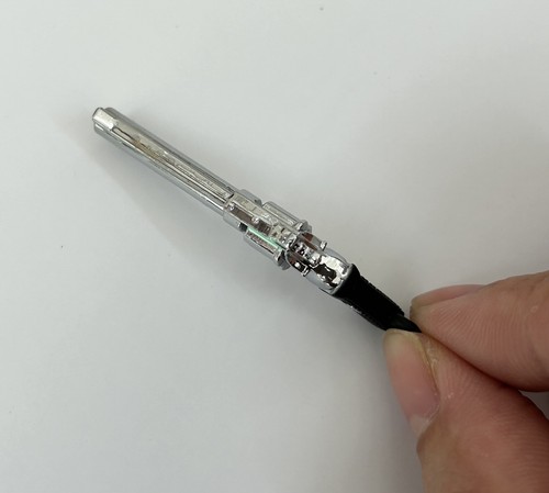 Modelo de revólver de metal miniture escala 1/6 para accesorios de utilería de figura de acción de 12"" - Imagen 3 de 6