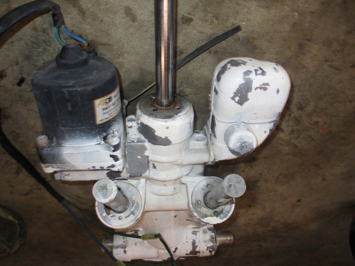 Johnson 115hp 2 stroke outboard tilt trim unit | eBay