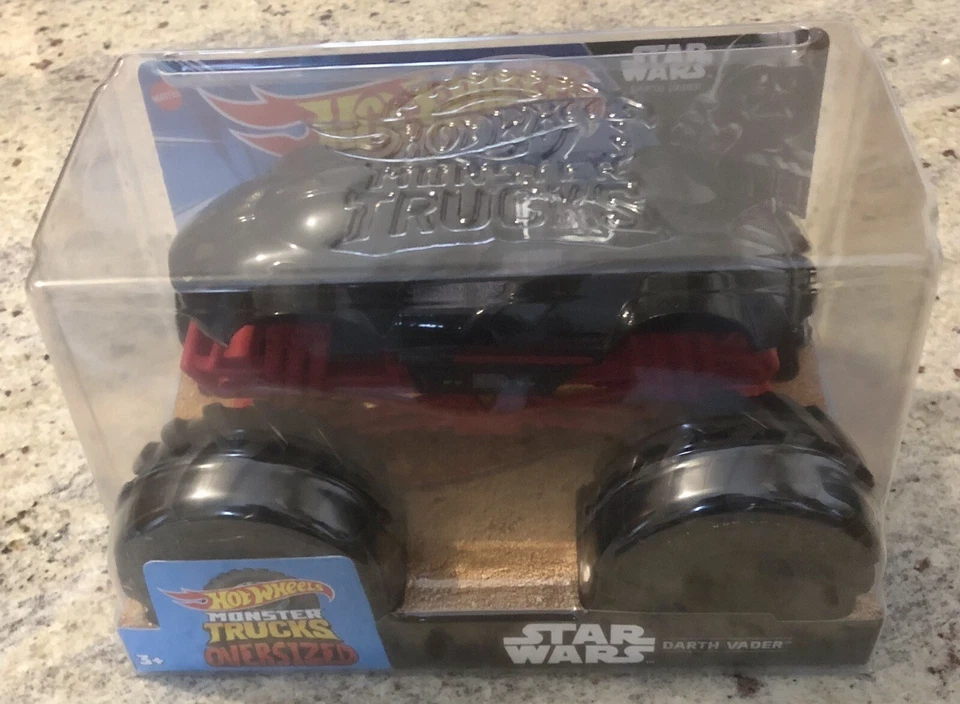 Hot Wheels MONSTER TRUCKS OVERSIZED STAR WARS DARTH VADER 1:24 HKM49 2023 - Immagine 2 di 4