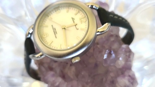 Eddie Bauer mother of pearl Dial leather Band Women's Watch - Picture 3 of 8