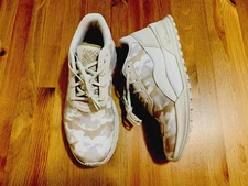 Columbia Wildone Heritage low top athletic shoes camouflage tan white NWOB sz 9