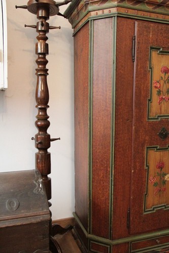 Bauernschrank Schrank alt bemalt verziert Blumen geschnitzt Bayern braun - Bild 8 von 16