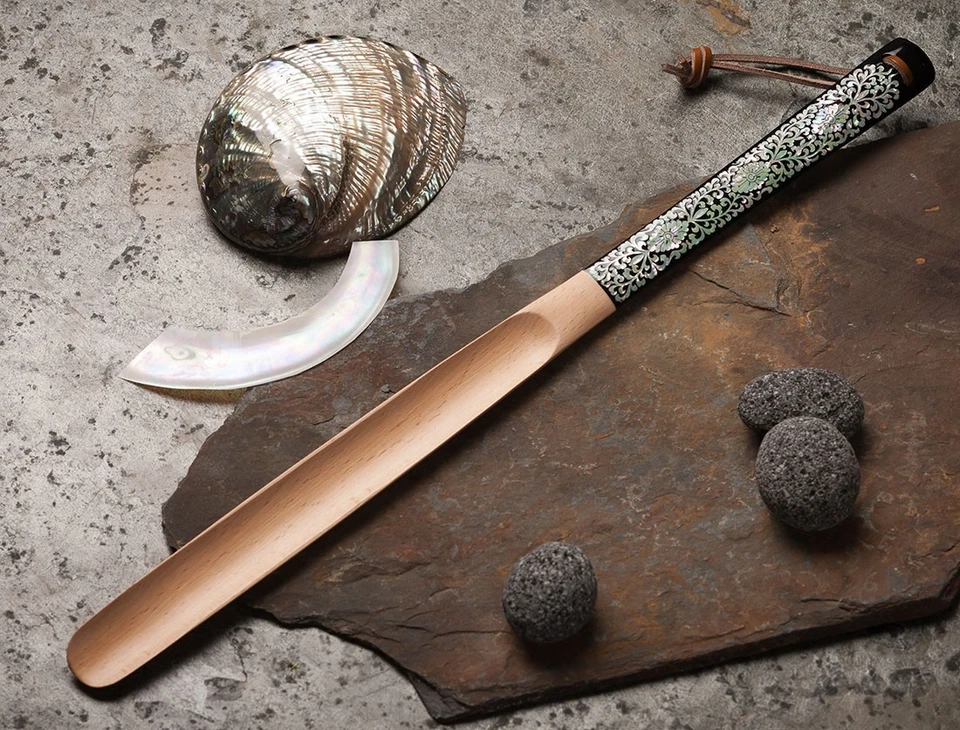 Antique Alive Wooden Shoe Horn With Mother Of Pearl Design Korea New Original Packaging Luxury - Image 4 of 4