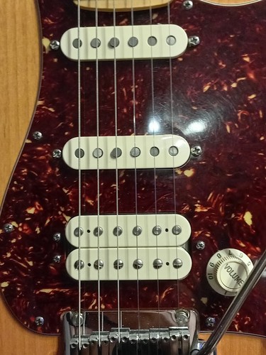 Fender American deluxe Stratocaster Amber hss - Picture 5 of 24