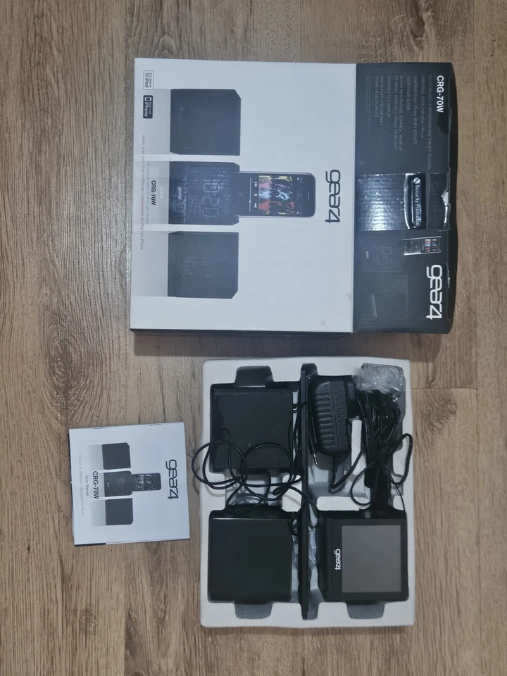 Gear4 CRG-70W iPod / iPhone Alarm Clock/Radio - Image 2 of 4