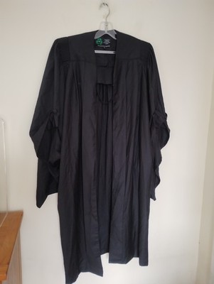 Schwarzes Abschlusskleid Akademisches Kleid Zeremonie Morgenmantel Größe S