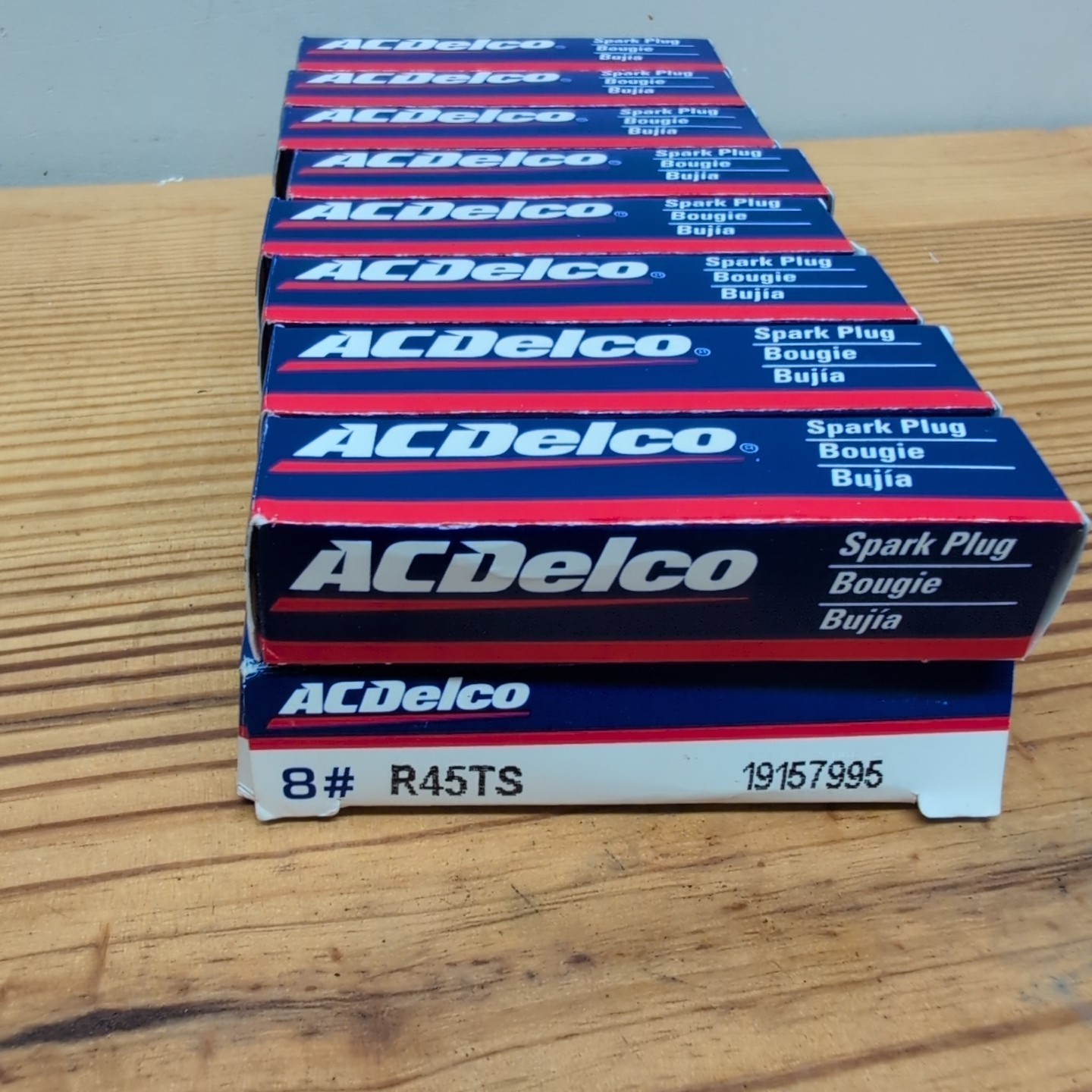 Set of 8 Genuine OEM ACDelco R45TS Conventional Spark Plug GM 19157995