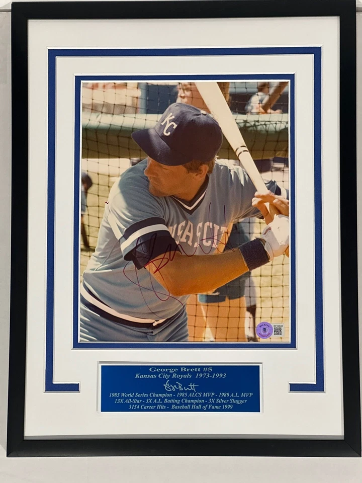 PSA George Brett Signed 8 x 10 Photo Framed w/engraved nameplate HOF KC Royals - Image 2 of 4