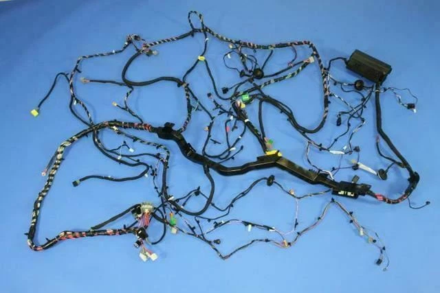 Arnés de cableado de carrocería eléctrica genuino Mopar 2014 Chrysler 300 68213895AC Foto 3 de 4