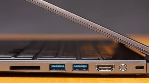 Toshiba Satellite Laptop P55W-C5212 4K Ultra HD Touch-Screen 15.6" Intel Core i7 - Picture 4 of 4