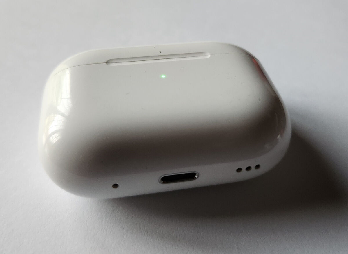 Apple MagSafe 8-Pin Charging Case for AirPods Pro 2nd Gen Apple MagSafe 8-Pin Charging Case for AirPods Pro 2nd Gen