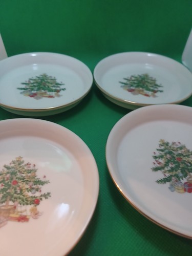 Small Christmas Plates Made In Japan - Picture 7 of 12