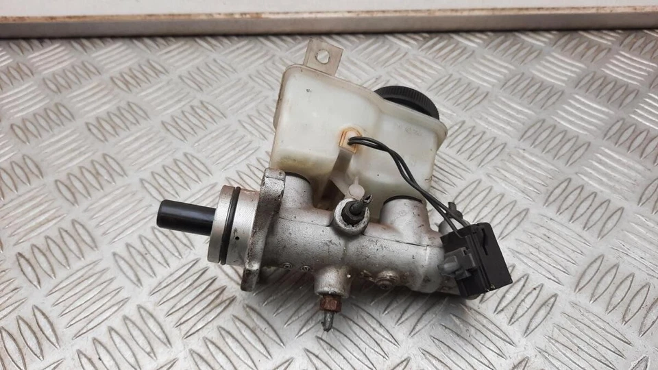 MAZDA 323 BRAKE MASTER CYLINDER — 第 2/4 张图片