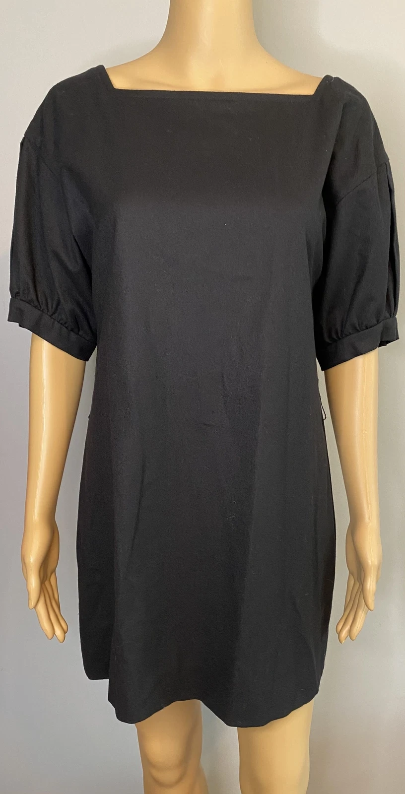 SAINT LAURENT (YSL) Abito cambio posteriore YVES SAINT LAURENT nero con bottoni con maniche a pouf taglia 40