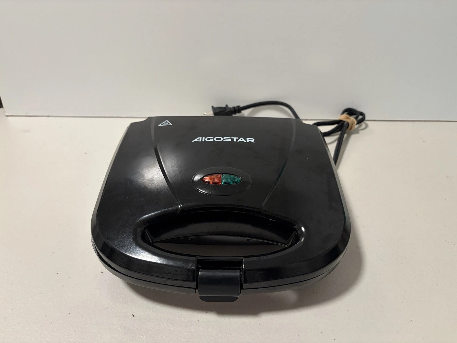 Aigostar Sandwich Maker with Non-stick Deep Grid Surface for Egg, Ham, Steaks Co