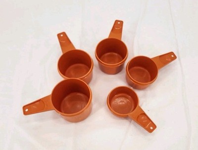 Vintage Tupperware Orange  Set Of 5 Measuring Cups 3/4 2/3 1/2 2/3 1/3 A01