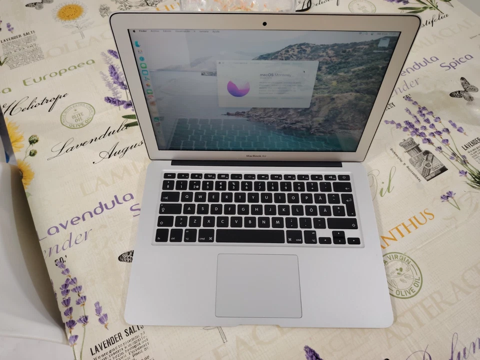 Apple MacBook Air 13" 2015 · i5 · 8GB · 128GB, foto 2 de 5