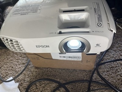 Epson PowerLite Home Cinema 2030 3LCD Full HD 1080p Projector HDMI