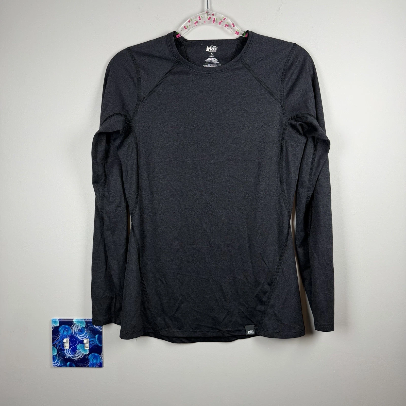 REI Base Layer Shirt Women’s Small Hiking Long Sleeve Pullover Black Top Outdoor